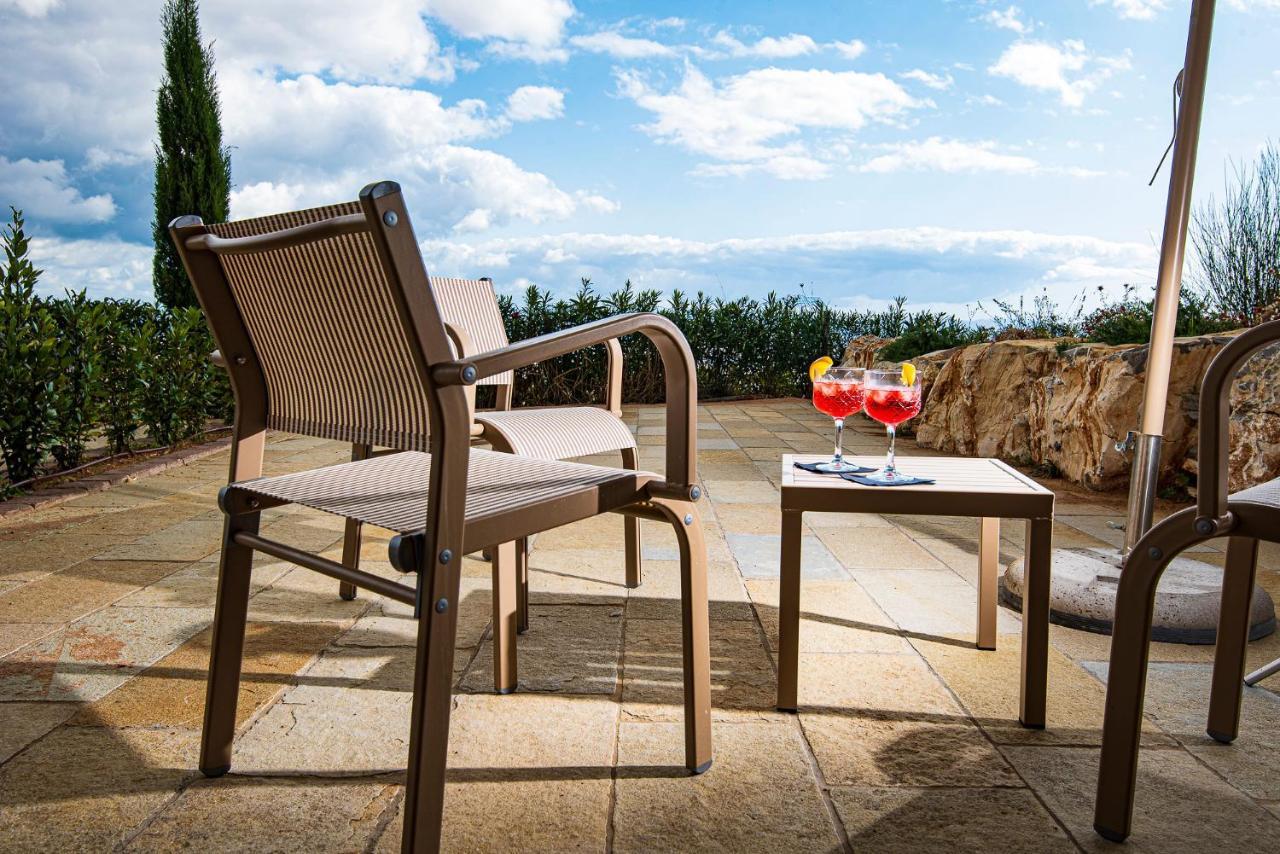 Castello Bonaria Wine & Spa Resort Кампилия Маритима Екстериор снимка
