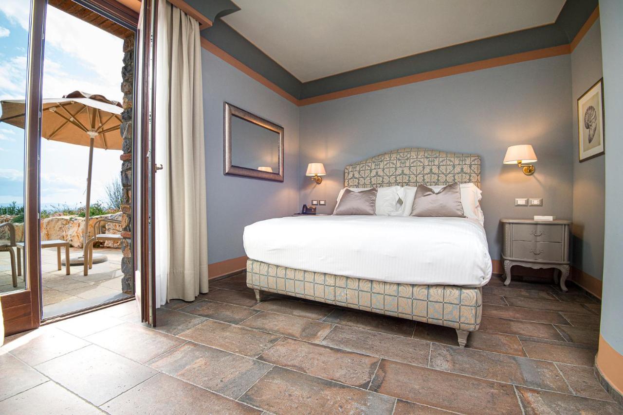 Castello Bonaria Wine & Spa Resort Кампилия Маритима Екстериор снимка